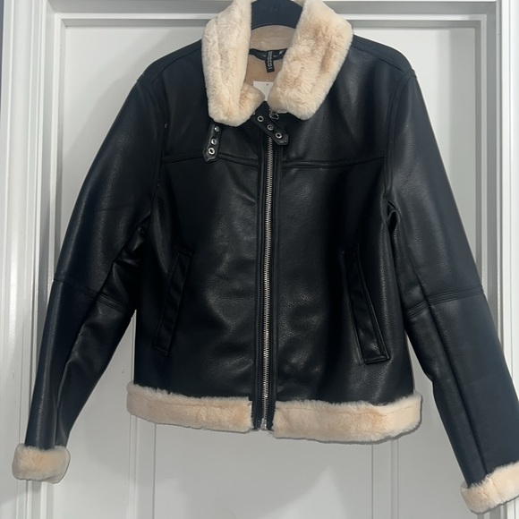 Faux fur lined jacket medium - Picture 4 of 7